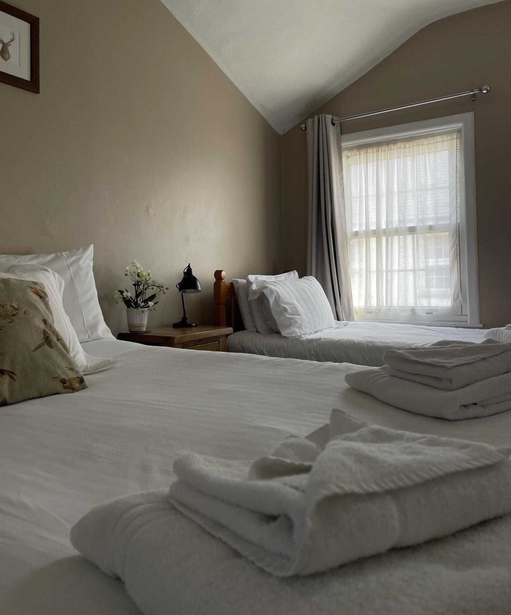 White Hart Hotel Wiveliscombe 部屋 写真